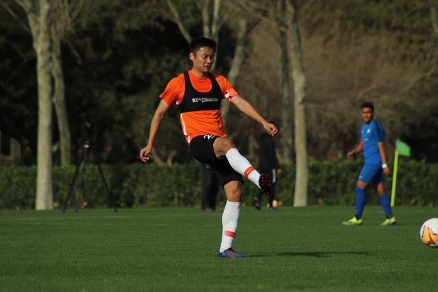 老鹰30分大逆转终结绿军9连胜 尼克斯大胜活塞